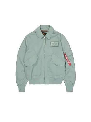 Alpha Industries Regular Fit Bomberjacke mit Logo-Patch in Schilf, Größe XL - Die stylische Herrenjacke im Regular Fit überzeugt mit einem lässigen Umlegekragen und praktischen aufgesetzten Taschen. Ideal für den urbanen Look, bietet sie Komfort und Bewegungsfreiheit für jeden Tag.