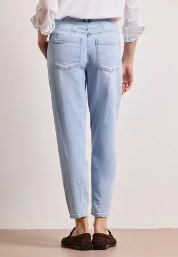 Street One High Waist Barrel Leg Jeans - Loose Fit in Ultra Bleached Wash - Stylische High Waist Jeans mit Loose Fit und tapered Legs. Perfekt für einen lässigen Look. Ideal für einen komfortablen Alltag.