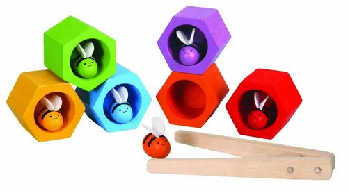 Plantoys Stapelspielzeug Geschicklichkeitsspiel Bienenwaben - Gesellschaftsspiel zur Förderung von Feinmotorik und Farbwahrnehmung, ideal für Kinder ab 3 Jahren. Mit liebevollem Design und umweltfreundlicher Herstellung von PlanToys.