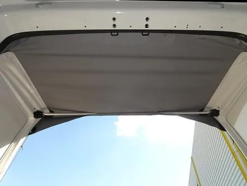 Reimo Heck Sonnendach für VW T5/T6/T6.1 - Zelt für VW Campingbusse, schützt vor Sonne und Regen mit praktischen Flügeltüren für einfachen Zugang.