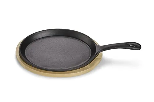 ECHTWERK Servierpfanne aus Gusseisen, Mini Pfännchen mit Servierbrett, Kleine Grillpfanne, Bereits eingebrannt, Für Backöfen, Grill, BBQ und Induktion geeignet, Ø 18,5 cm