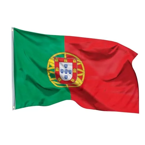 PHENO FLAGS Flagge Portugal 90 x 150 cm – Portugiesische Nationalfahne mit Messingösen - Flagge Portugal – Ideal für Feste und Sportevents! Diese wetterfeste Fahne mit stabilen Messingösen ist reißfest und lichtbeständig, perfekt für Balkon und Garten. Ein Muss für jeden Fan!