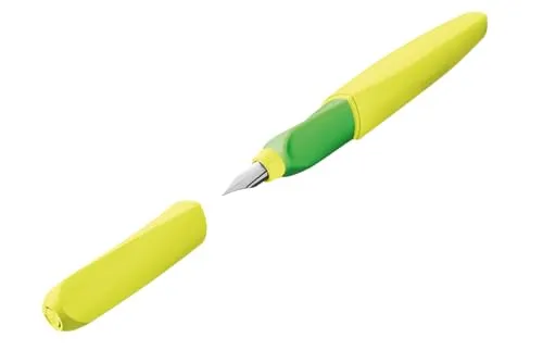 Pelikan Füller Twist Neon Gelb P457, Feder M - Ergonomischer Schulfüller für Links- und Rechtshänder - Füller für Rechts- & Linkshänder, mit ergonomischem Design und sanft gleitender Edelstahlfeder, ideal für Schule und Alltag.