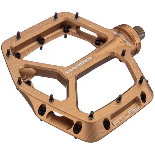 Race Face Atlas Plateau MTB Pedale - Goldene Klickpedale für Mountainbikes - Fahrradpedale für Mountainbikes, aus robustem Chromoly und Aluminium, in auffälligem Gold, bieten optimalen Halt und Performance auf jedem Terrain.