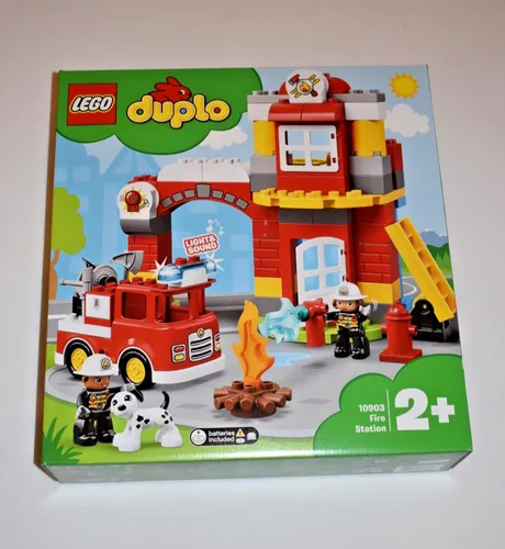 LEGO DUPLO Große Feuerwehrstation (10903) - Spielspaß für kleine Feuerwehrfans - LEGO (R) Komplette Sets & Packs, ideal für Kinder ab 2 Jahren, fördert Kreativität und motorische Fähigkeiten mit 76 bunten Teilen.