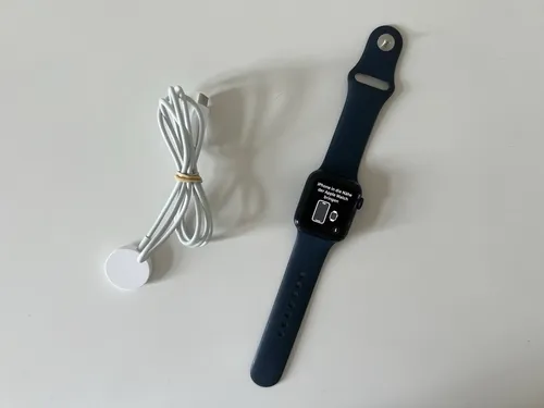 Apple Watch Series 6 GPS 40mm Blau - Smartwatch mit 40mm Aluminiumgehäuse, bietet Gesundheits-Tracking und ist ideal für Fitness-Enthusiasten, kompatibel mit iOS.