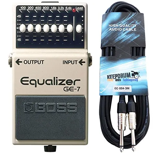 Boss GE-7 E-Gitarre Grafik Equalizer mit Gitarrenkabel - Der Boss GE-7 Grafik Equalizer ist ein unverzichtbares Pedal für Gitarristen. Mit 7 Frequenzbändern und bis zu +15dB Boost bietet er vielseitige Klanggestaltung und optimiert Ihren Sound für jede Situation. Inklusive 3m Gitarrenkabel.