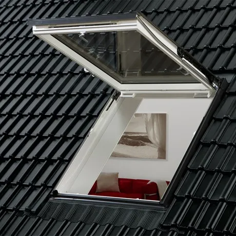 Velux Wohn-Ausstiegfenster GTU MK08 0070 Thermo 4229 - Dachfenster mit 67° Öffnungswinkel für sicheren Ausstieg, ideal für Handwerker. Hohe Energieeffizienz mit einem Wärmedurchgangskoeffizienten von U w : 1,3 W/(m² K) und schalldämmend.