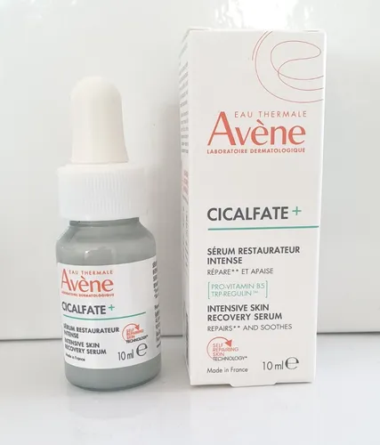 Avene Cicalfate+ regenerierendes Serum Konzentrat 30 ml - Arzneimittel für empfindliche Haut, stärkt die Hautbarriere und regeneriert trockene, fahle Haut mit sofortiger Linderung von Spannungsgefühlen.