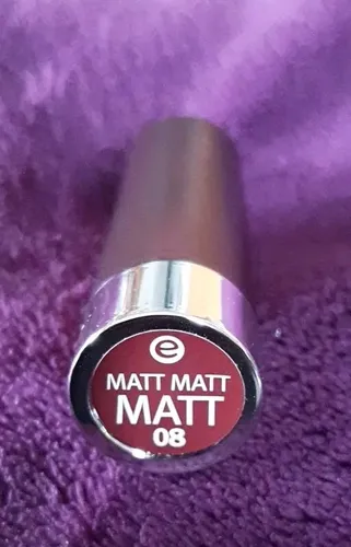 Essence Lippenstift "Matt Matt Matt" Fb.  08   Dunkelrot  Neu!