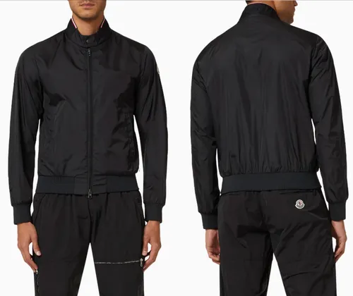 MONCLER Reppe Technical Rain Blouson Jacke - Übergangsjacke aus 100% Polyamid, sportlicher Stil mit elegantem Design – ideal für wechselhaftes Wetter.
