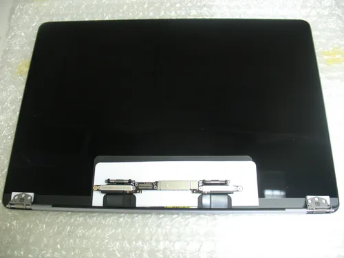 MacBook Pro A2338 M1/M2 Retina Display 2020/2022 - Grau Premium - Laptops mit 13,3 Zoll Retina Display, 2560 x 1600 Auflösung und glänzender Oberfläche für brillante Farben und gestochen scharfe Bilder. Ideal für kreative Profis und Multimedia-Enthusiasten.