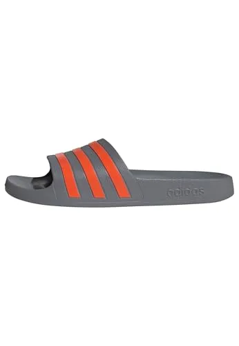 ADIDAS Herren Badeslipper Aqua adilette - Stylische adilette für den perfekten Look am Pool. Mit weicher Dämpfung für höchsten Komfort und den ikonischen 3-Streifen für adidas-Style.