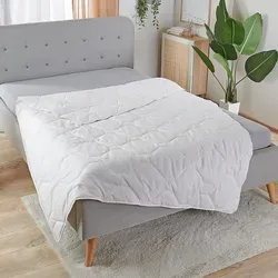 TRAUMSCHLAF Baumwollbettdecke Sommer - Leichte Sommerdecke aus 100% Baumwolle, ideal für Hausstauballergiker, mit Körperformsteppung für optimalen Schlafkomfort, Maße 240 x 220 cm.