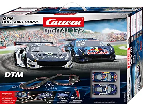 Carrera Digital 132 DTM Bull and Horse Rennbahn-Set | Lizensierte Slotcars für packenden Rennspaß - Rennbahnen mit lizenzierten DTM Fahrzeugen im Maßstab 1:32, individuelle Einstellungsmöglichkeiten für Geschwindigkeit und Bremswirkung, ideal für spannende Rennen mit bis zu 6 Spielern.