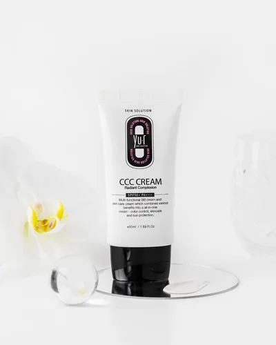 Yu.r Skin Solution CCC Creme Farbwechsel-Creme LSF50+ PA+++ - CC Creme mit 4 Funktionen: schützt mit SPF 50+++, bietet Farbkorrektur und vereint Makeup mit Pflege für einen strahlenden Teint.