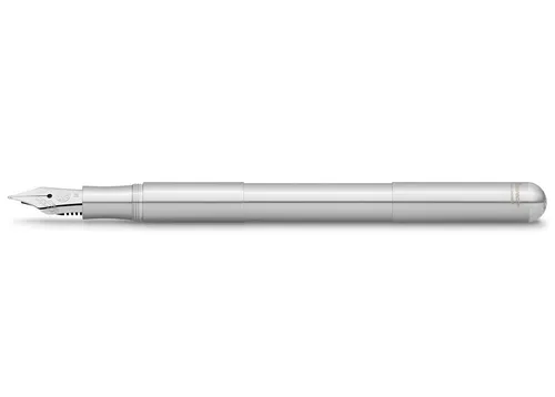 Kaweco SUPRA Füllfederhalter Edelstahl – Extra Breit - Der Kaweco SUPRA Füllhalter aus Edelstahl bietet ein einzigartiges Verlängerungssystem für individuelle Längenanpassung. Ideal für Standard Tintenpatronen und Konverter – perfekt für den täglichen Einsatz!