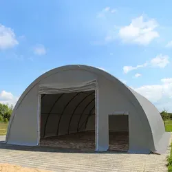TOOLPORT Highlander 9,15x12m Rundbogenhalle mit Statik - Robuste 9,15x12m Rundbogenhalle mit grauer PRIMEtex-Plane für vielseitige Anwendungen im Garten oder Gewerbe. Stabil, wasserdicht und einfach aufzubauen – ideal für Lagerung und Schutz von Materialien.