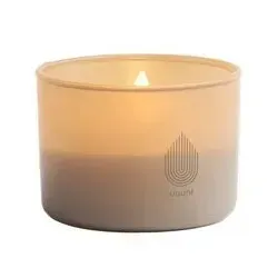 Uyuni LED Glas Stumpenkerze 8,2 x 6cm beige - Die Uyuni LED Kerze im eleganten Glasgefäß sorgt für stimmungsvolle Beleuchtung. Ihr realistisches Lichtspiel schafft eine entspannte Atmosphäre ohne echtes Feuer. Ideal für jedes Zuhause.