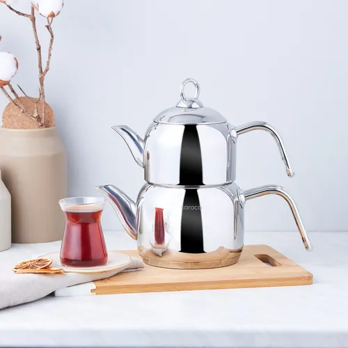 Karaca Teekanne Urban Mini Metall Teekanne Set - Teekannen Set aus Metall, spülmaschinenfest und mit praktischem Teesieb für perfekten Teegenuss.