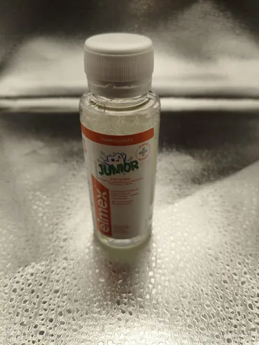 Elmex Junior 6-12 Years Mundspülung für Kinder 400 ml - Elmex Junior Mundspülung für Kinder, 400 ml, zur Unterstützung der Zahnpflege für Kinder von 6-12 Jahren. Stärkt den Zahnschmelz und sorgt für ein frisches Mundgefühl.