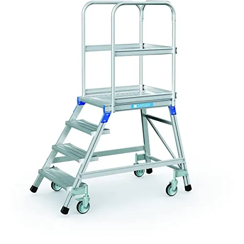 ZARGES Podesttreppe einseitig 4 Stufen - Plattformtreppe mit 4 Stufen, ideal für sicheres Arbeiten in der Höhe. Robuste Konstruktion mit großer Standplattform und Federlenkrollen für maximale Mobilität.