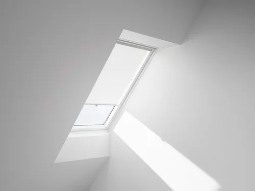 VELUX Sichtschutz-Rollo RHL für Dachfenster MK04, MK06, MK08, Weiß - Seitenzug-Rollo für VELUX Dachfenster, bietet Privatsphäre und Tageslichteinfall, einfache Montage mit vormontiertem System, in vier Farben erhältlich.