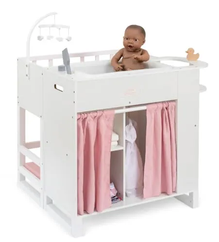 ELLA & PIET® Großes Puppenpflegecenter Nursery 6in1 aus Holz (Weiß-Rosa) - Puppenmöbel: Multifunktionales Pflegecenter mit Bett, Hochstuhl und Badewanne - ideal für kreative Rollenspiele und hochwertige Verarbeitung aus Echtholz.