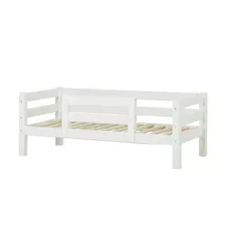 Hoppekids Kinderbett ECO Luxury, weiß, 79x62 cm - Hochwertiges Kinderbett aus Massivholz mit flexiblem Rausfallschutz, ideal für jedes Kinderzimmer. Maße: 79 cm Breite, 62 cm Höhe. Erhalten Sie 10€ Willkommens-Gutschein bei Newsletter-Anmeldung!