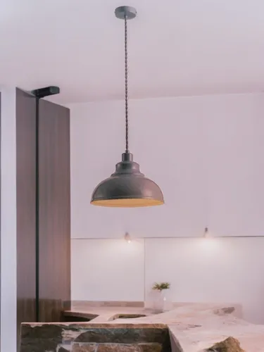 Lindby Vintage-Pendelleuchte Albertine - Stilvolle Hängeleuchte aus Metall im Vintage-Design, ideal für eine gemütliche Atmosphäre in jedem Raum.