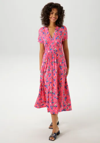 Aniston CASUAL Sommerkleid mit kunstvollen Blüten - Kleider - Neue Kollektion mit kunstvollem Blumen- und Blätterdruck, figurumspielend und ideal für festliche Anlässe.