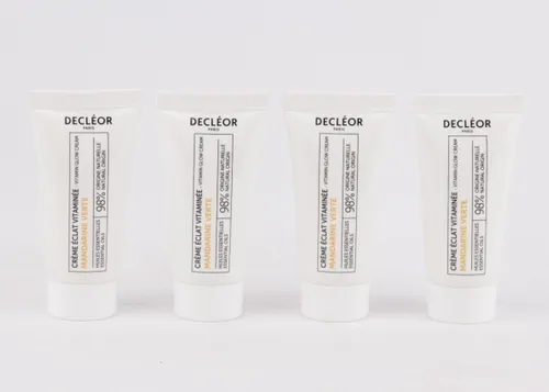Decleor Vitamin Leuchtende Creme Boost 50ml - Tagespflege für ein strahlendes Gesicht, angereichert mit Grünmandarinen-Extrakt für sofortige Frische und Leuchtkraft.