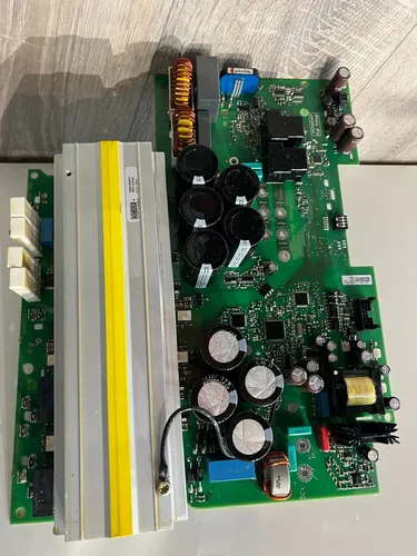 Fronius SYMO Gen24 10.0 Plus - Vielseitiger Hybridwechselrichter mit bedarfsorientierter Notstromversorgung und integrierter Datenkommunikation für maximale Versorgungssicherheit
