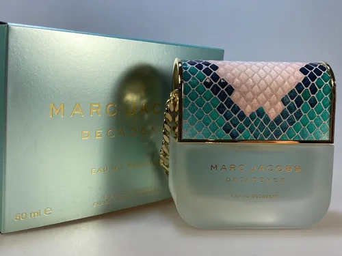 Marc Jacobs Decadence Eau so Decadent Eau De Toilette 50ml - Limitierte Edition des verführerischen Duftes, ideal für besondere Anlässe. Hochwertiges Eau de Toilette in praktischer Sprayform, hergestellt in Spanien.