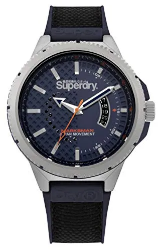 Superdry Quarzuhr Marksman - Sportliche Armbanduhr mit 45-mm-Gehäuse aus leichtem Kunststoff, Datumsanzeige und strapazierfähigem Stoff-Silikonarmband für optimalen Tragekomfort.