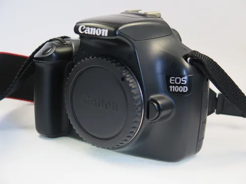Canon EOS 1100D - 12.2MP Digitalkamera Gehäuse - Spiegelreflexkamera mit 12,2 Megapixeln für beeindruckende Bildqualität, ideal für Einsteiger und Fotografie-Enthusiasten.