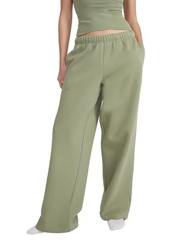 Style & Republic Damen Relaxed Fit Jogginghose aus Baumwolle – Olive S - Ultraweiche Jogginghose mit weitem Bein und elastischem Bund für höchsten Komfort. Ideal für entspannte Tage und vielseitige Freizeitlooks. Praktische Taschen und individuell anpassbar durch Kordelzug.