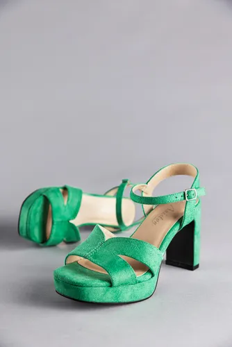 Aniston SHOES High-Heel-Sandalette - Elegante Sommerschuhe mit Plateau, NEUE KOLLEKTION - High-Heel-Sandaletten in grün mit 9,5 cm Absatzhöhe und 2,5 cm Plateau. Perfekt für stilvolle Abende und sommerliche Anlässe.