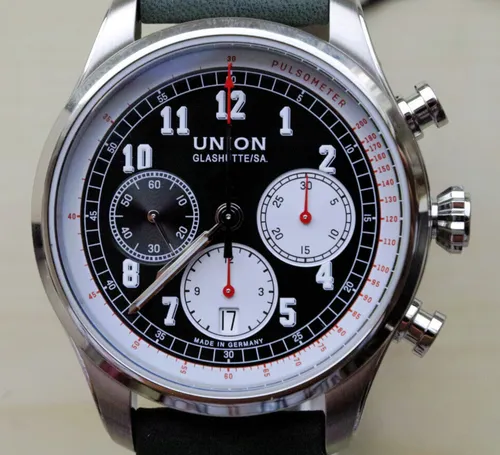 UNION GLASHÜTTE Belisar Pulsometer Green Dial - Sportliche Eleganz - Armbanduhr für Herren mit grünem Zifferblatt, 100 m wasserdicht, Automatikuhr und Chronograph. Perfekt für Sport und Alltag.