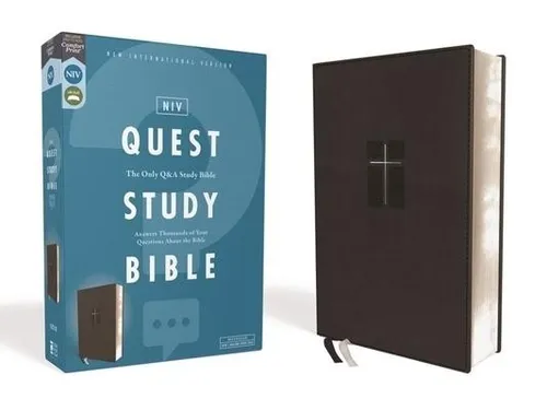 NIV Quest Study Bible Leathersoft Black Comfort Print - Die einzige Frage-und-Antwort-Studienbibel, ideal für vertiefte Theologie-Studien und persönliche Reflexionen.