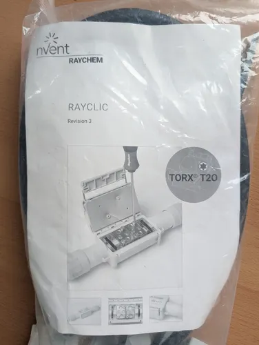 Raychem RayClic-CE-02 Anschlussgarnitur für elektrisches Raumheizgerät - Zuverlässige Anschlussgarnitur für effiziente Installation, ideal für moderne elektrische Heizsysteme.