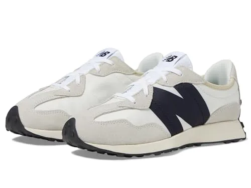 New Balance Kinder 327 Schuhe, Silver Birch/Black, 39/M - Leichte und atmungsaktive Sneakers für den ganzen Tag. Die Gummilaufsohle sorgt für optimale Traktion, während die gepolsterte Zwischensohle den Komfort für wachsende Füße erhöht. Einfaches Hineinschlüpfen oder Schnüren garantiert einen sicheren Sitz.