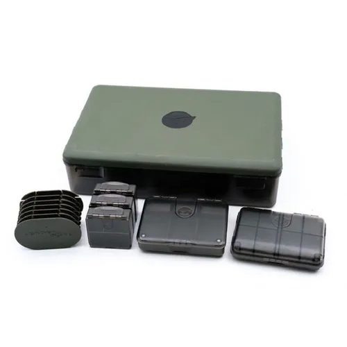 Korda Tackle Box Collection - Ködereimer mit 27x19x7cm, ideal für Karpfenzubehör, inklusive Leadersafe für Karpfenrigs und 5 praktische Boxen für optimale Organisation.