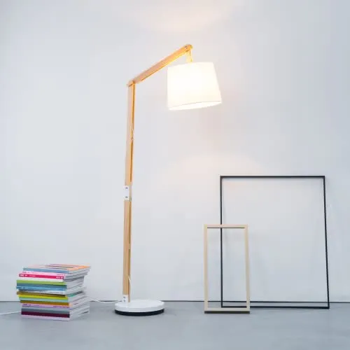 Lightbox Stehlampe - Schwenkbare Stehleuchte mit Fußschalter - Standleuchten & Deckenfluter - Praktischer Fußschalter und schwenkbarer Kopf für flexible Ausleuchtung in jedem Raum.