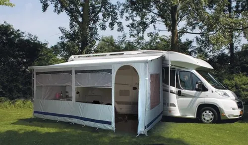 Eurotrail Narvik 300 Fiamma Omnistore Private Room luifeltent - Markisenvorzelte mit zusätzlichem Raum für Privatsphäre, ideal für Camping und Outdoor-Aktivitäten.