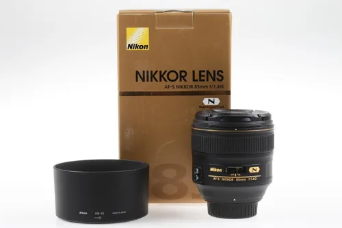 Nikon AF-S 85mm F/1.4G - Gebraucht mit 10% Rabatt - Objektiv mit großer Blendenöffnung für beeindruckende Porträtaufnahmen, 12 Monate Garantie und deutliche Gebrauchsspuren.