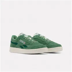 Reebok Club C Revenge - Vielseitiger Alltagsschuh mit Tennis-Heritage-Design. Weiches Premium-Leder und leichte Dämpfung sorgen für Komfort und Style. Ideal für jeden Tag, mit strapazierfähiger Gummi-Außensohle für zuverlässigen Halt.