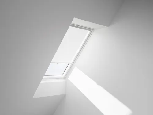 VELUX Original Sichtschutz-Rollo mit Haken (RHL) - Weiß, maßgeschneidert für VELUX Dachfenster, einfache Montage und individuelle Höheneinstellungen