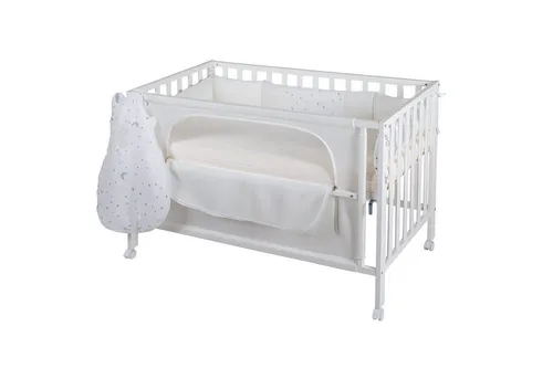 roba Room Bed 'safe asleep®' - Beistellbett mit Zubehör, 60 x 120 cm, weiß - Betten: Das roba Room Bed 'safe asleep®' bietet Sicherheit und Komfort für Ihr Baby, entwickelt in Zusammenarbeit mit Experten und inklusive Matratze, Schlafsack und Babynest.