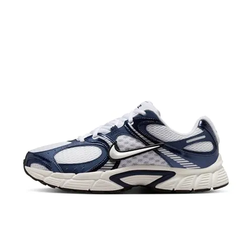 Nike Sportswear V5 RNR Sneaker Y2K Design in Weiß 44 EU - Sportlicher Sneaker mit hochwertiger Dämpfungstechnologie für optimalen Komfort. Ideal für den täglichen Einsatz und trendbewusste Looks. Größe 44, fällt klein aus – bitte eine Größe größer bestellen.